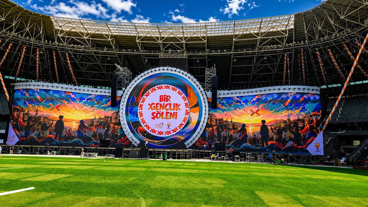 ‘Gezi’ Diyerek Götürülenler, Miting Gerçeğiyle Karşılaştı!
