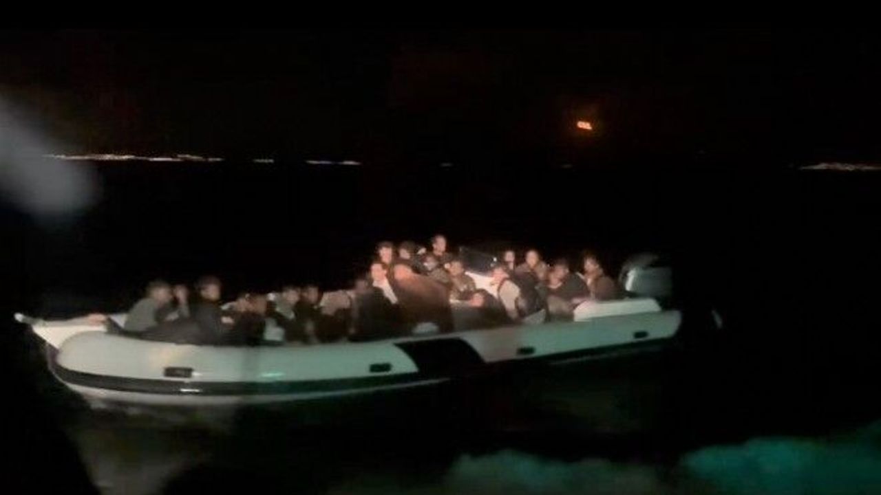 İzmir Açıklarında Botta 6 Çocuk Dahil 34 Göçmen Yakalandı!