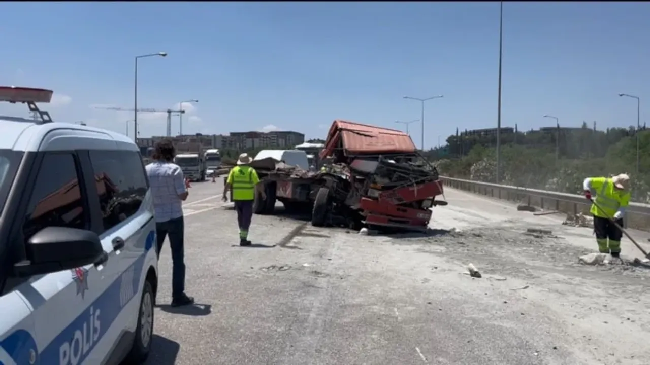 İzmir-İstanbul Otoyolu’nda Feci Kaza: 1 Ölü, 3 Yaralı!