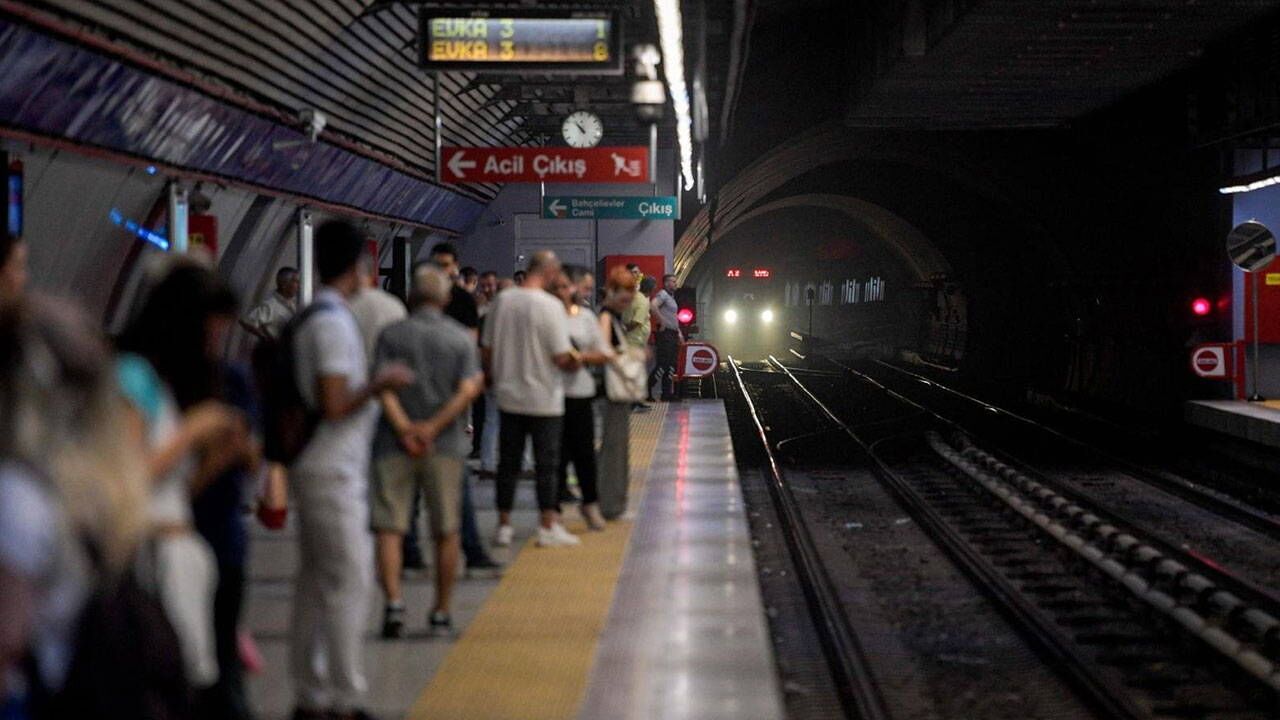 İzmir Metrosunda Kablo Hırsızlığı Şoku: Seferler Durdu!