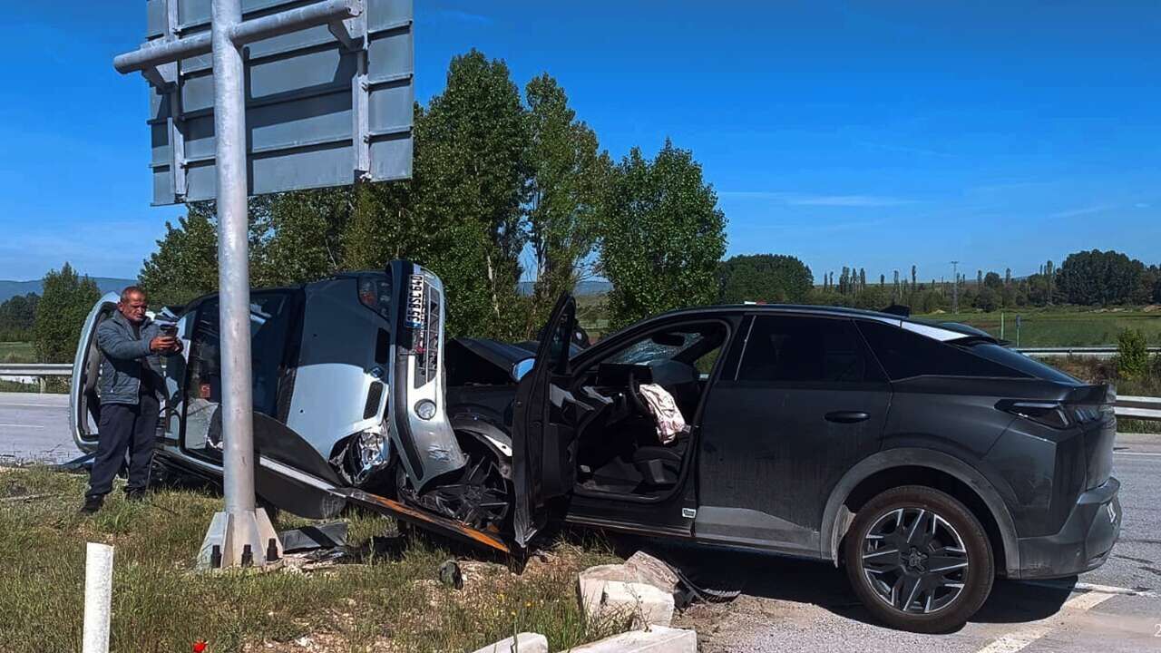 Kütahya’da Feci Çarpışma: 2’si Çocuk 6 Yaralı!