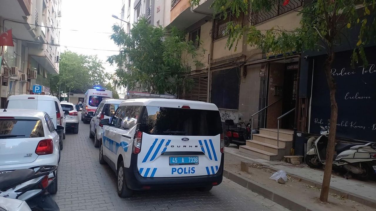 Manisa'da Esrarengiz Ölüm: Evinden Kötü Koku Gelince Ortaya Çıktı!