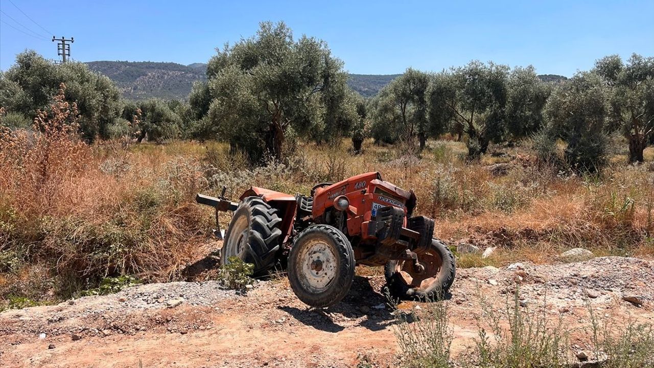 Milas'ta Feci Kaza: Tırla Traktör Çarpıştı, 2 Ölü!