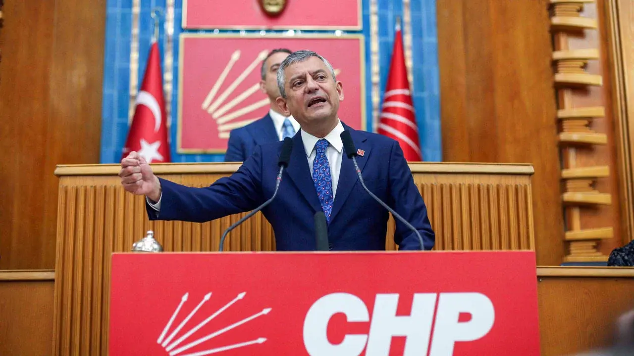 Özgür Özel’den CHP Grup Toplantısında Sürpriz Açıklamalar!