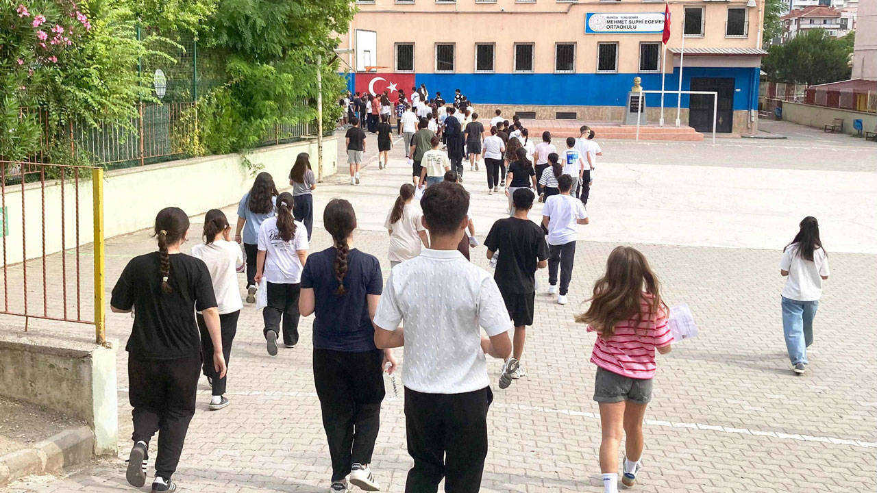 Eğitimde Kritik Eşik Aşıldı: 954 Bin Öğrenci Eğitim Dışında!