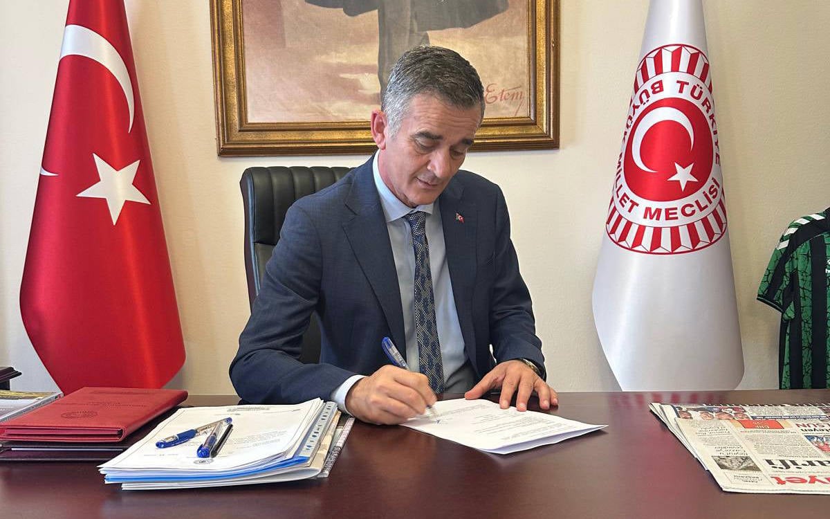 Ümit Dikbayır CHP’den Ayrılarak Siyasi İkileme Neden Oldu!